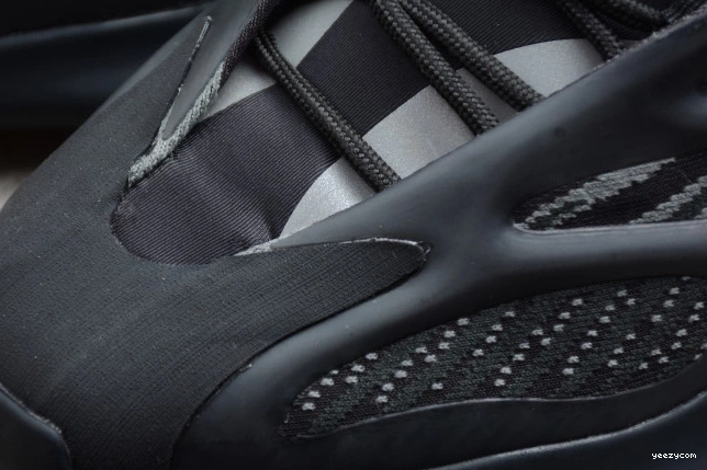 Adidas 700 H67799 Black Yeezy Boost V3 0815